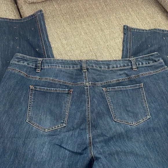 AVENUE RHINESTONE JEANS - Picture 4 of 4